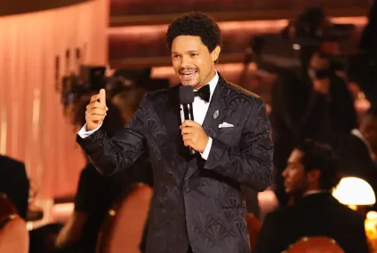 Aux Grammys, une plaisanterie de l’humoriste sud-africain Trevor Noah sur Trump et Epstein vire à la menace judiciaire