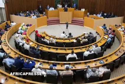 Sénégal : le Parlement adopte une loi renforçant les sanctions contre l’homosexualité malgré les critiques des ONG