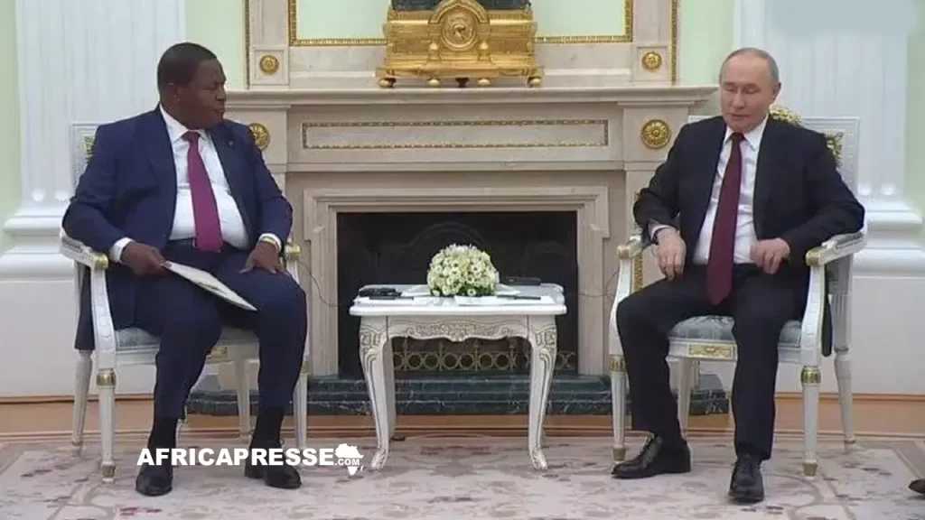 Faustin-Archange Touadéra et Vladimir Poutine à Moscou