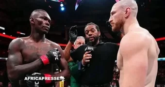 UFC : Adesanya subit la loi du plus fort face à Pyfer, une carrière en sursis