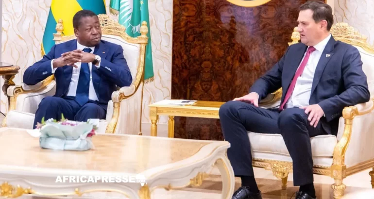 Le Président du Conseil du Togo, Faure Essozimna Gnassingbé et le ministre biélorusse des Affaires étrangères, Maxim Ryzhenkov