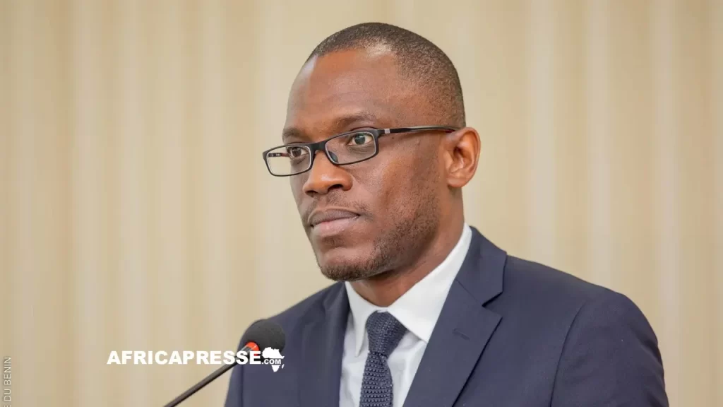 Olushegun Adjadi Bakari, ministre béninois des Affaires étrangères