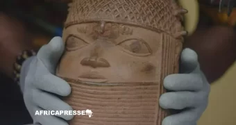 La Suisse restitue 28 bronzes du royaume du Bénin au Nigeria, nouveau pas dans la réparation du passé colonial