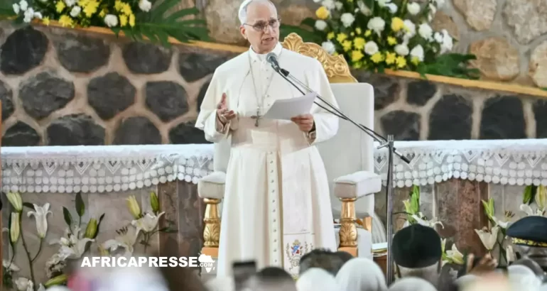 Cameroun : À Bamenda, Léon XIV lance un appel à la paix face à « une spirale de déstabilisation et de mort »