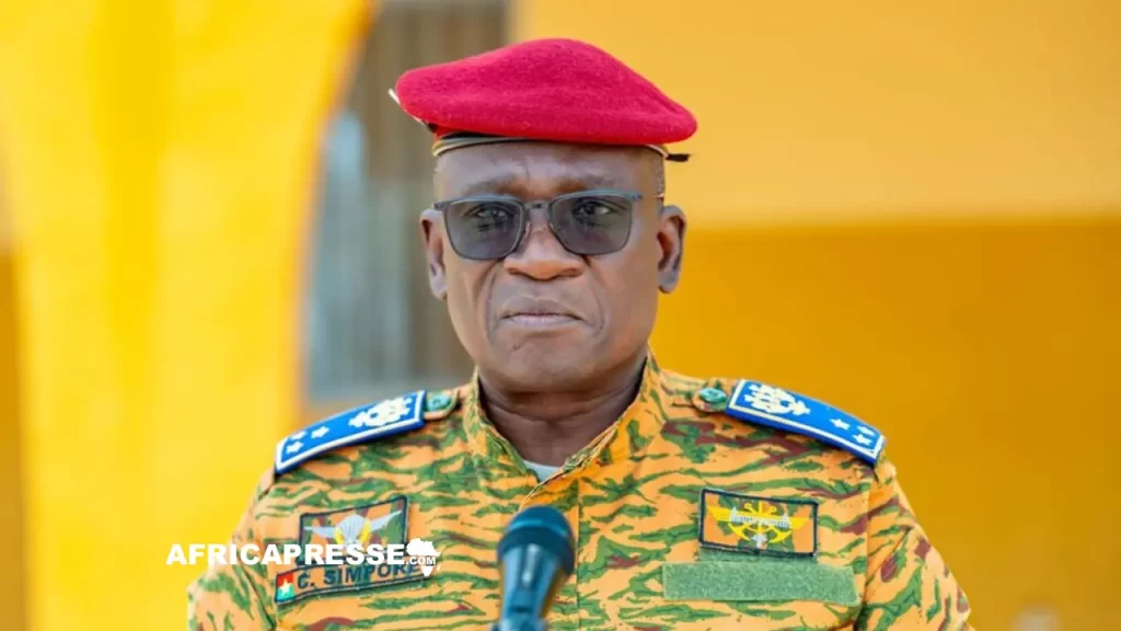 Célestin Simporé, ministre de la Défense, le général de division