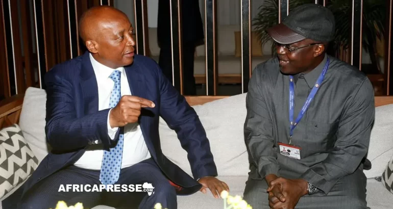 CAN 2025 : en déplacement à Dakar, Patrice Motsepe tente de désamorcer les tensions