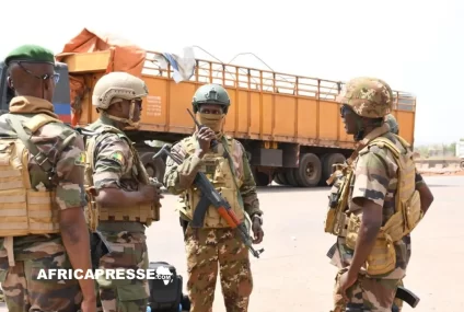 Mali : l’armée déclenche une vaste contre-offensive après la mort du ministre de la Défense