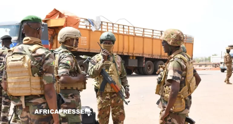 Mali : l’armée déclenche une vaste contre-offensive après la mort du ministre de la Défense