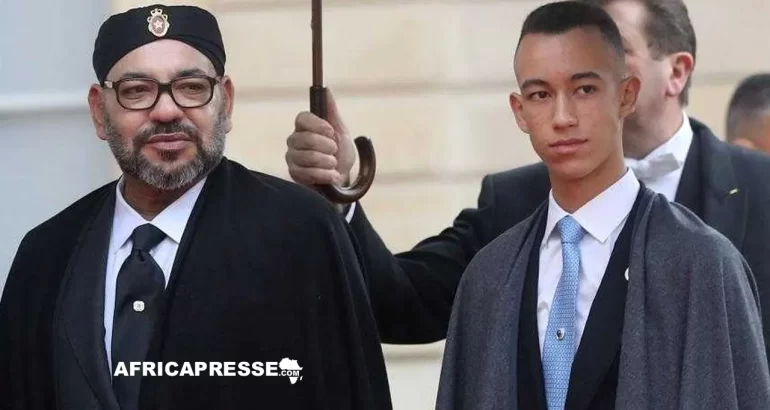 Le roi Mohammed VI et le prince héritier Moulay El Hassan