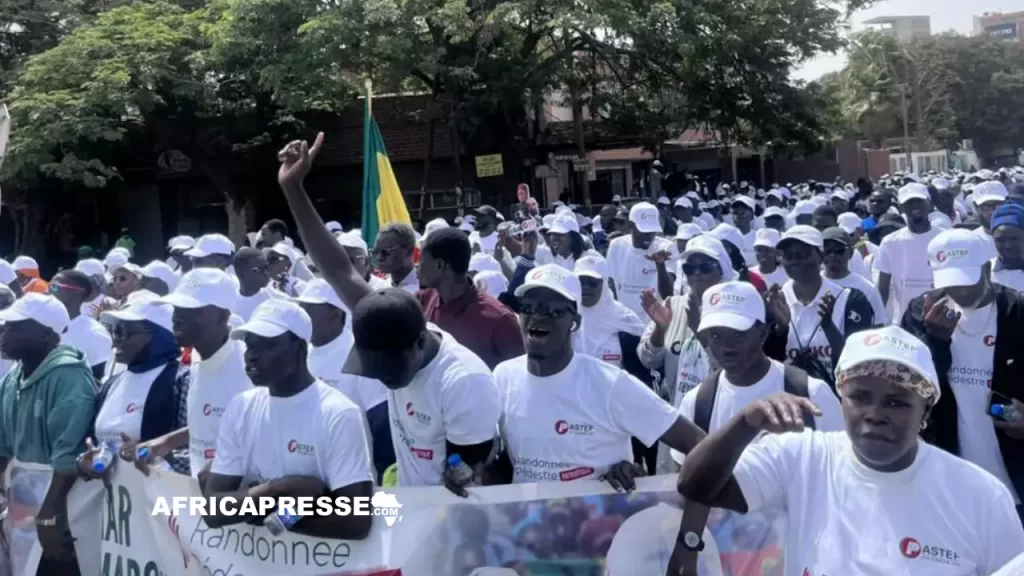 Les militants du Pastef ont marché pour soutenir leur leader, le Premier ministre Ousmane Sonko