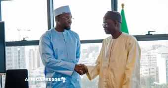 Sénégal : Passation de service officielle à la Primature, Ousmane Sonko cède sa place à Ahmadou Al Aminou Lô, mais le gouvernement se fait attendre