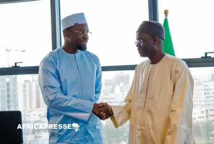 Sénégal : Passation de service officielle à la Primature, Ousmane Sonko cède sa place à Ahmadou Al Aminou Lô, mais le gouvernement se fait attendre