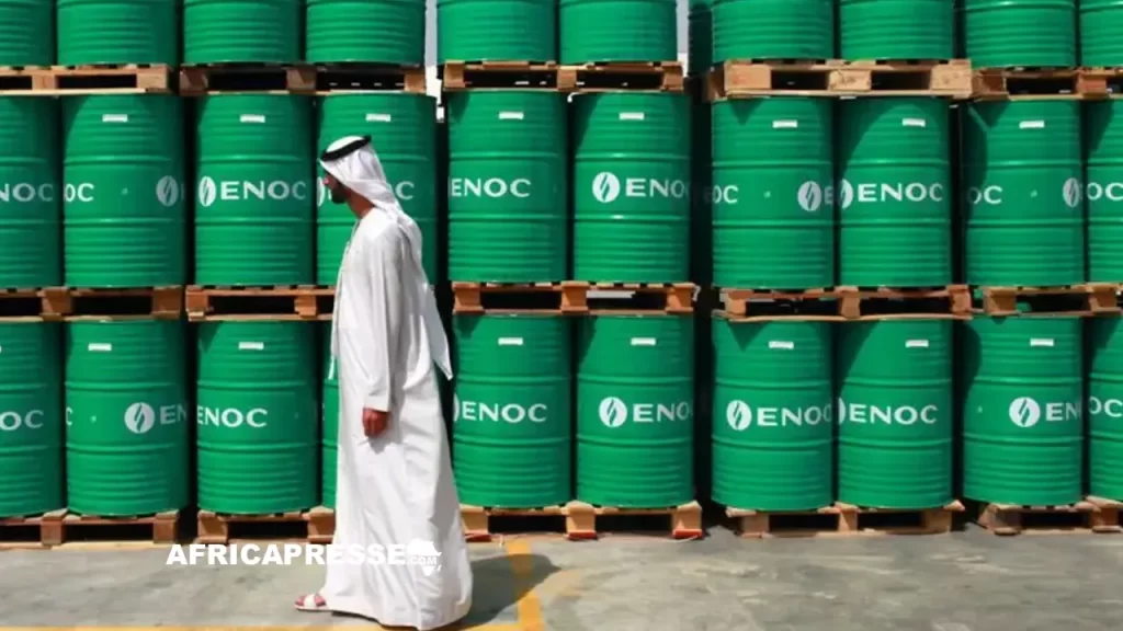 Un dépôt de fûts de pétrole