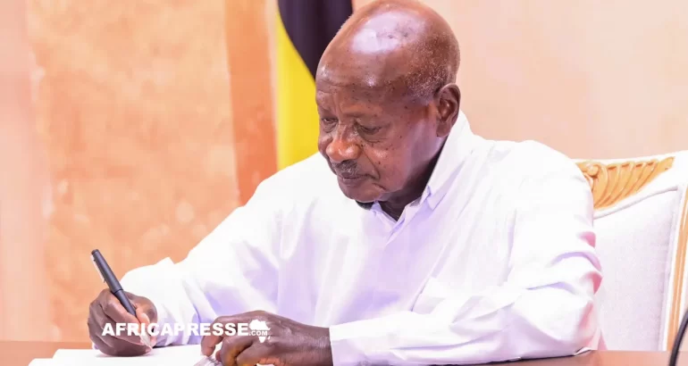 Ouganda : Museveni défie la Banque mondiale avec une loi controversée sur la souveraineté nationale