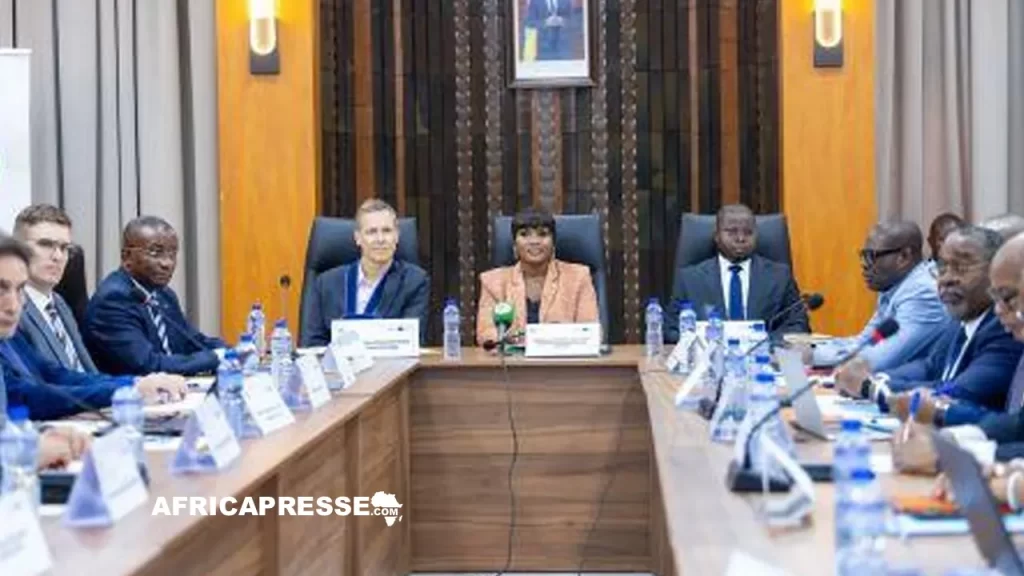 À Lomé, le gouvernement togolais, l'Équipe Europe et Eurocham Togo ont tenu la première session de leur dialogue tripartite sur le climat des affaires, ce 26 juin