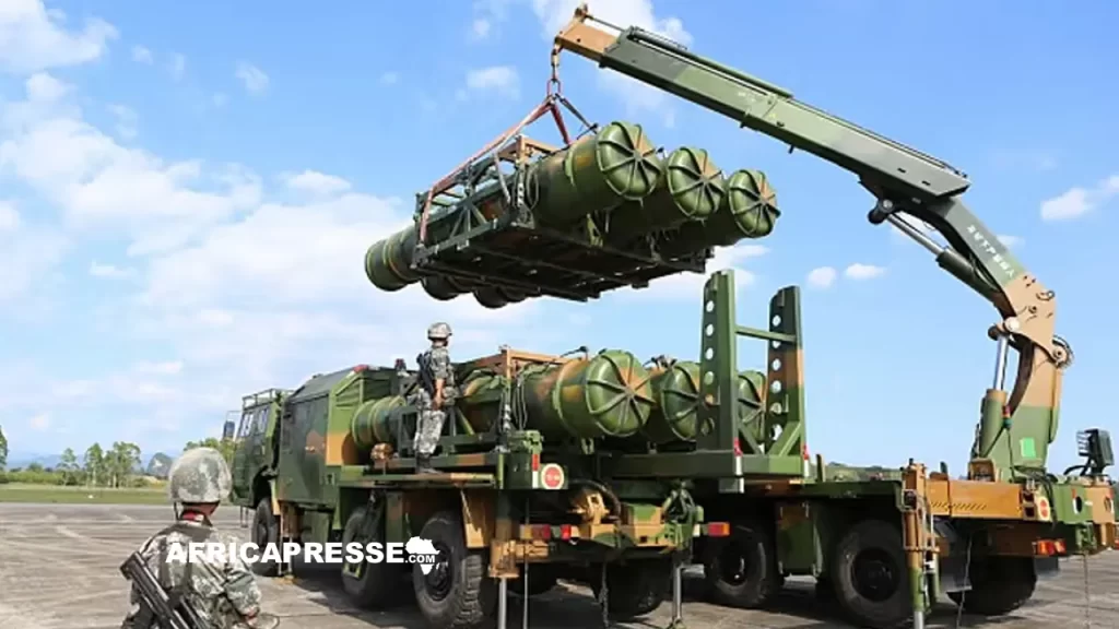 Deux puissances militaires d'Afrique du Nord dépensent 31,7 milliards de dollars dans une course aux armements croissante soutenue par les États-Unis et la Russie.