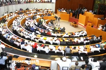 Sénégal : l’Assemblée nationale adopte une réforme constitutionnelle clivante, le gouvernement annonce un référendum