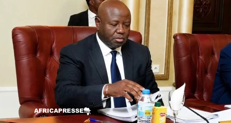 le Premier ministre, Manuel Osa Nsue Nsua