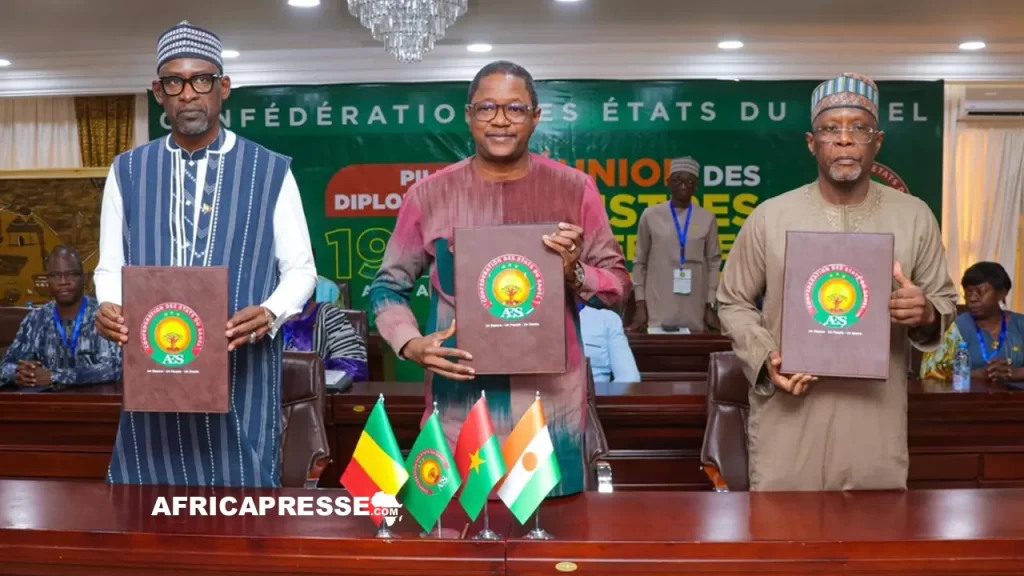 Réunis à Bamako, les ministres des Affaires étrangères du Burkina Faso, du Mali et du Niger