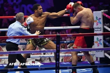 Boxe : Anthony Joshua s’impose face à Kristian Prenga et ravive le rêve d’un choc contre Tyson Fury
