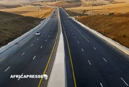 Maroc : l’autoroute de 1 milliard de dollars qui relie l’Europe à l’Afrique de l’Ouest baptisée au nom de Trump