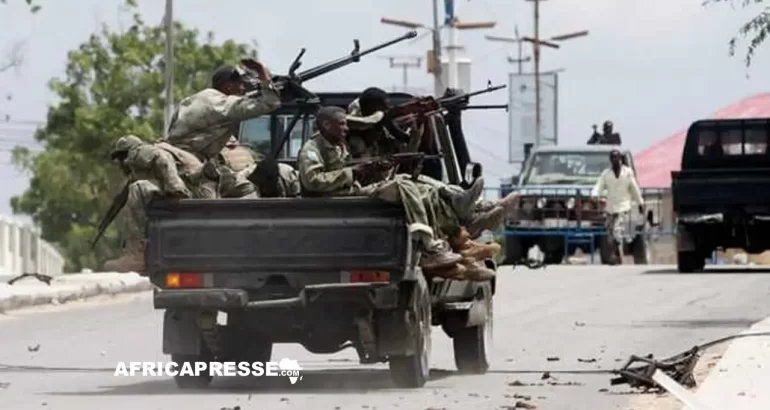 Kenya : cinq soldats tués par les shebab à la frontière somalienne, un sommet régional en question