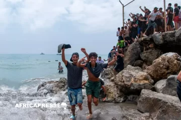 Crise migratoire à Ceuta : plus de 1 500 arrivées en une semaine, l’armée appelée en renfort Crise migratoire à Ceuta : plus de 1 500 arrivées en une semaine, l’armée appelée en renfort