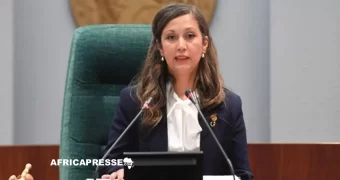 Algérie : Khalida Boufedech, une femme à la tête du Parlement pour la première fois